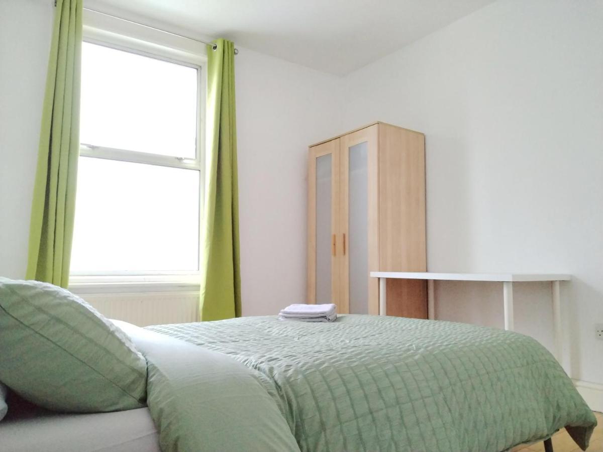 Cosy Rooms Near Canary Wharf & The O2 런던 외부 사진
